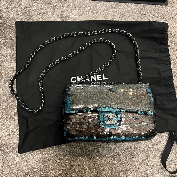Chanel sequin flap bag - Picture 3 of 14